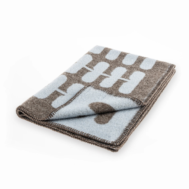 Flora - Wolldecke Schokolade – Light Sky